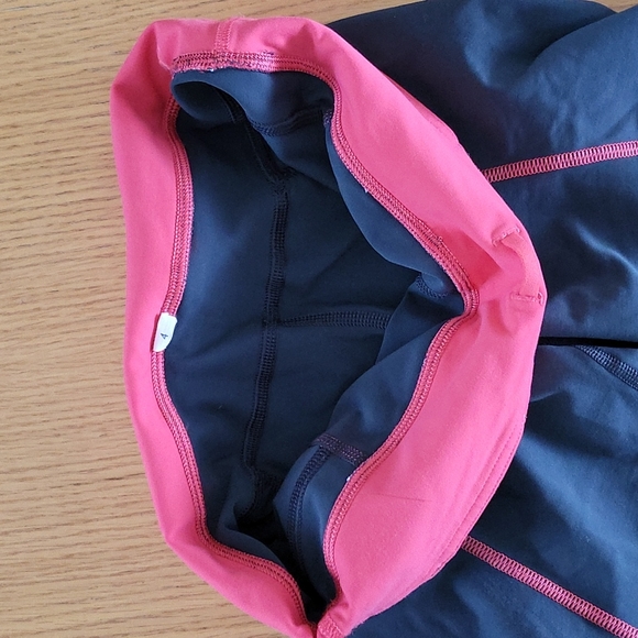 Lululemon shorts Size 4 - Picture 5 of 5